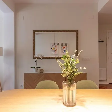 דירה Spacious And Lovely In The Center Of