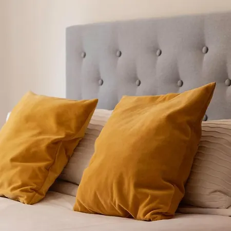 Spacious And Lovely In The Center Of * בילבאו