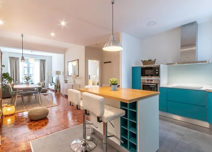 Spacious And Lovely In The Center Of