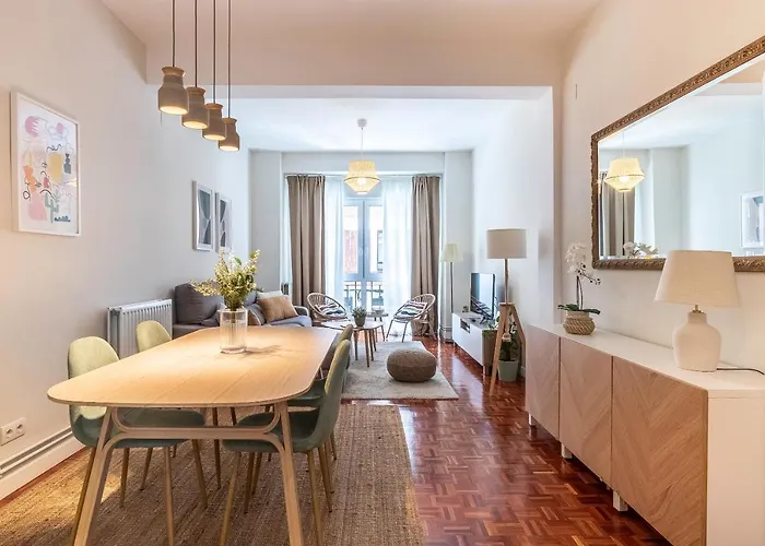 Spacious And Lovely In The Center Of