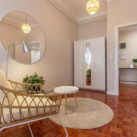 Spacious And Lovely In The Center Of *