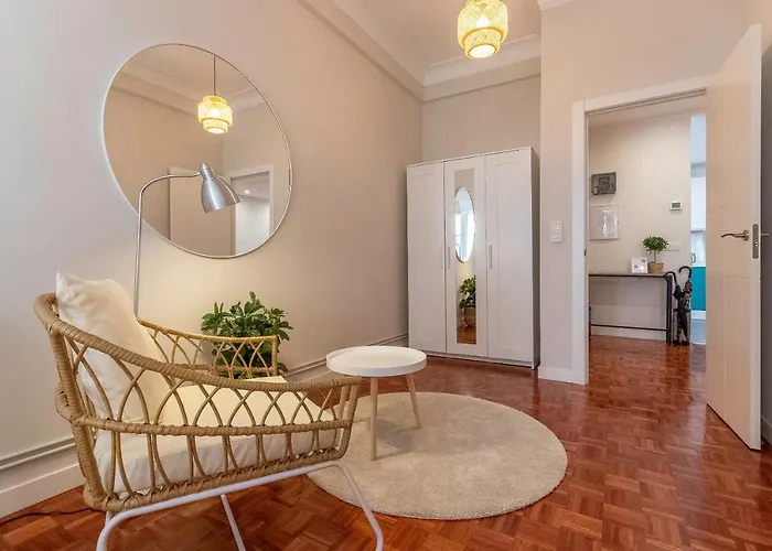 Spacious And Lovely In The Center Of *